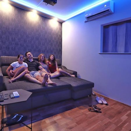 Cinemapartman Егер Екстериор снимка
